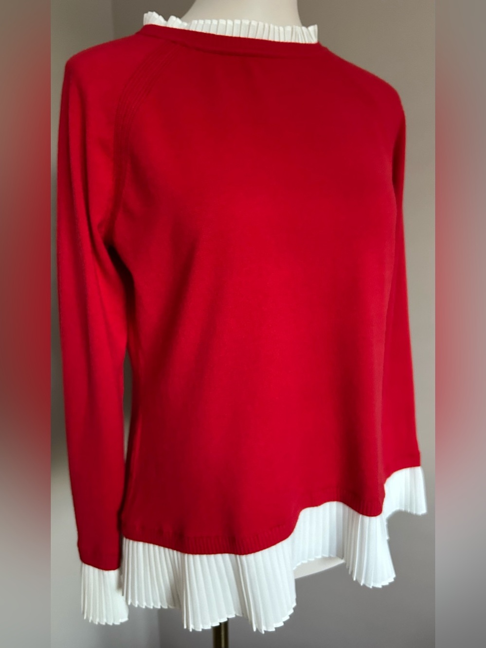 NWT - Vila Milano Lush Collection Sweater w. Pleated Ruffle Accents - Picture 4 of 9